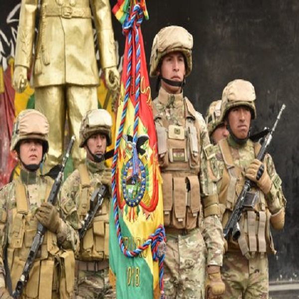 ¿Cuántos años dura la carrera de militar en Bolivia?